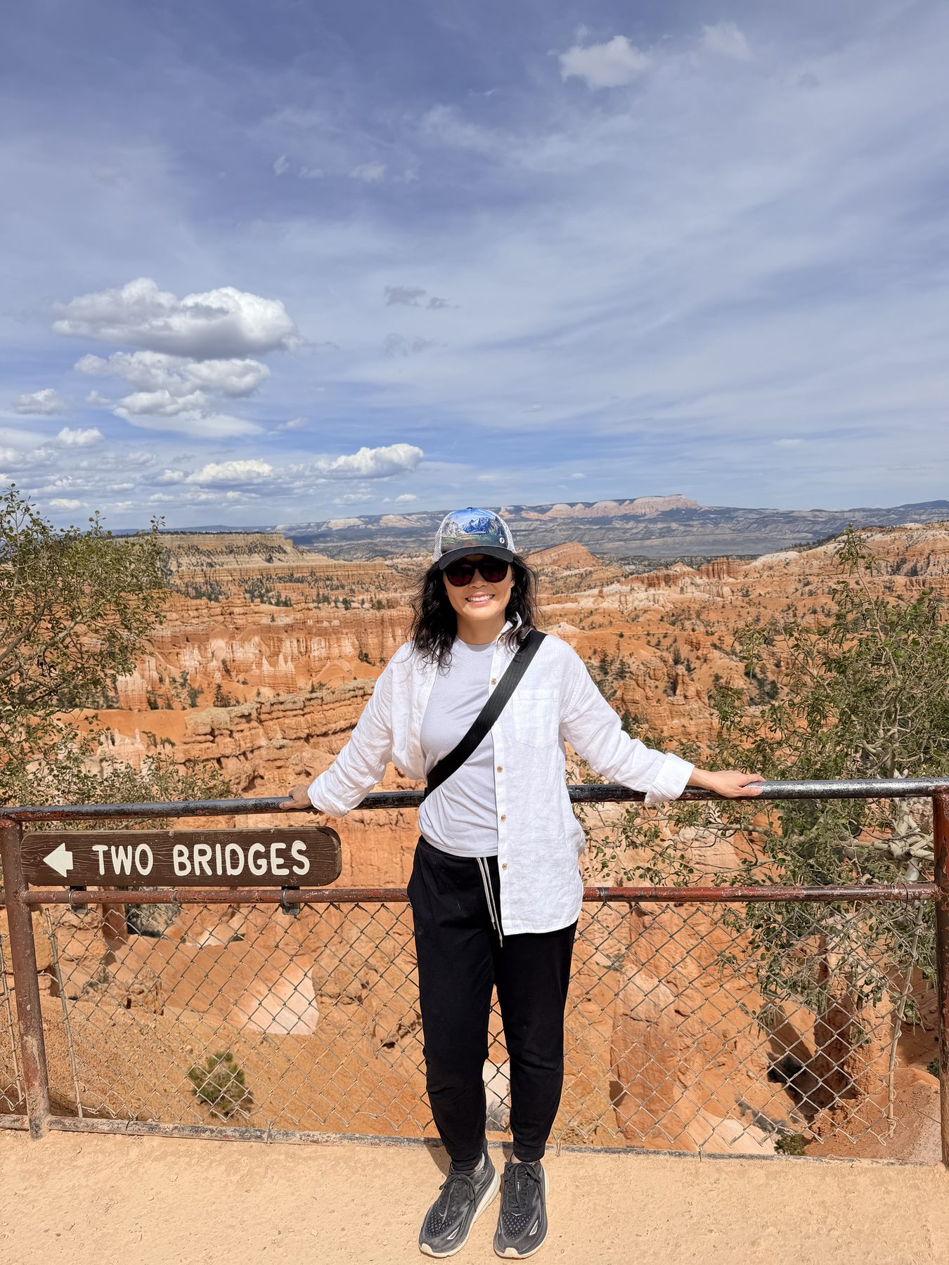 Below the rim on the Navajo Loop, Bryce Canyon · 3:35 PM